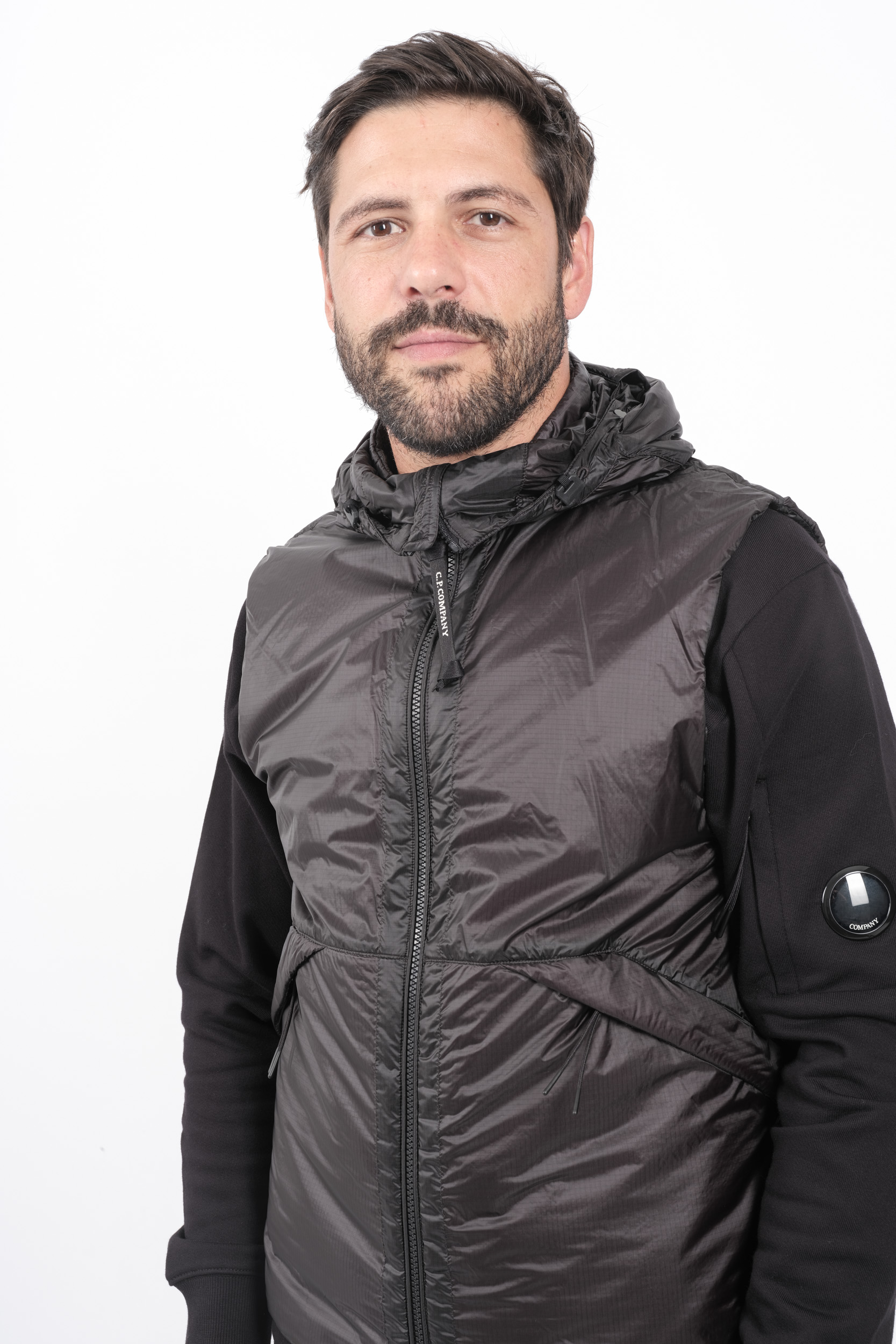 Image du produit VESTE C.P COMPANY SANS MANCHES CAPUCHE LUNETTES NOIR W037A-999