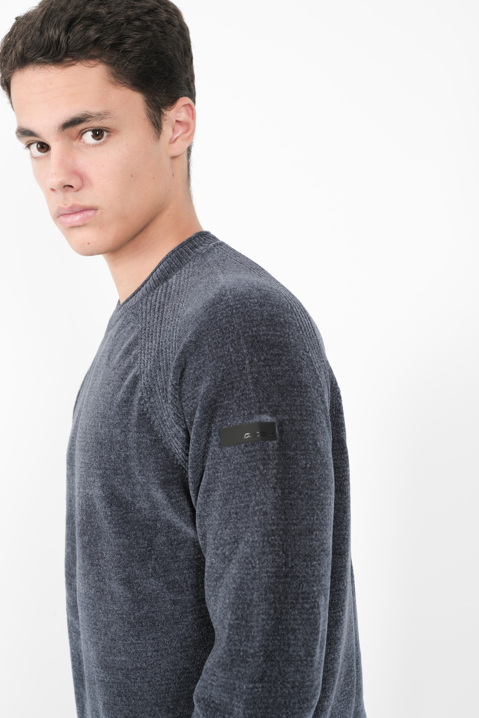 PULL RRD COL ROND MATIERE CHENILLE W24132-62
