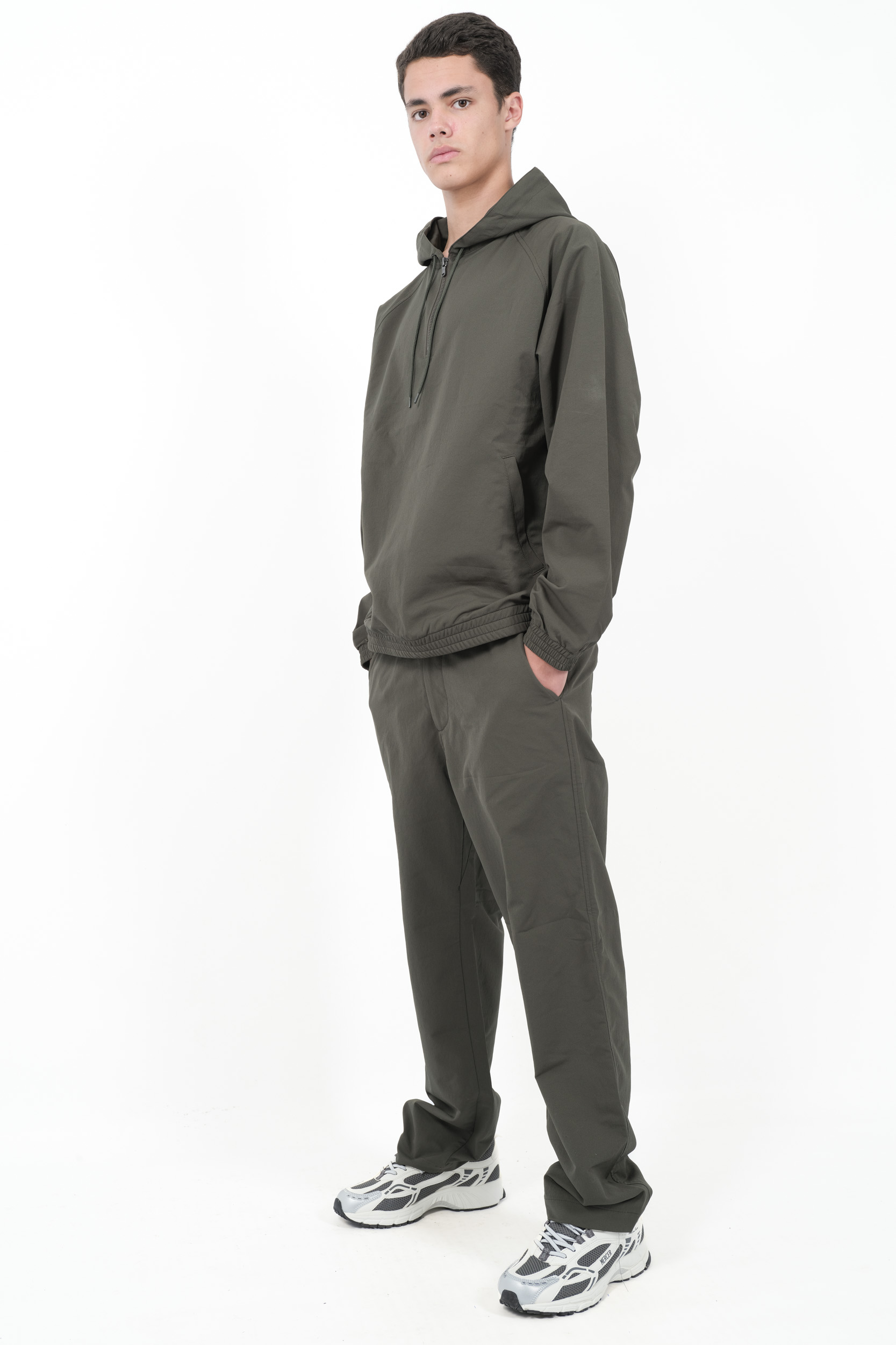 Image du produit SWEAT NANAMICA A CAPUCHE COL DEMI-ZIP VERT S24FA041E