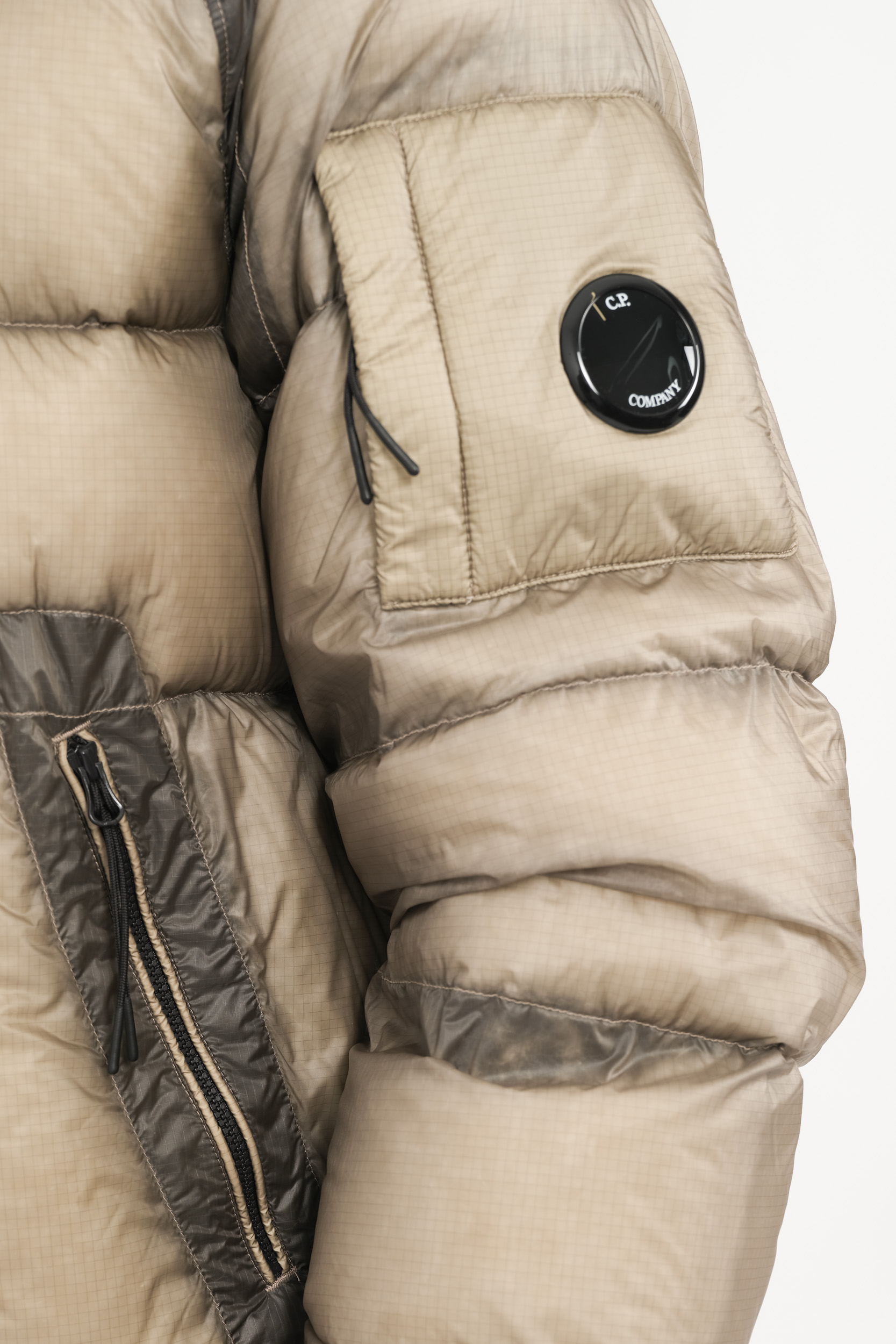 Image du produit DOUDOUNE C.P COMPANY A CAPUCHE NYLON MATELASSEE BEIGE W210A-327
