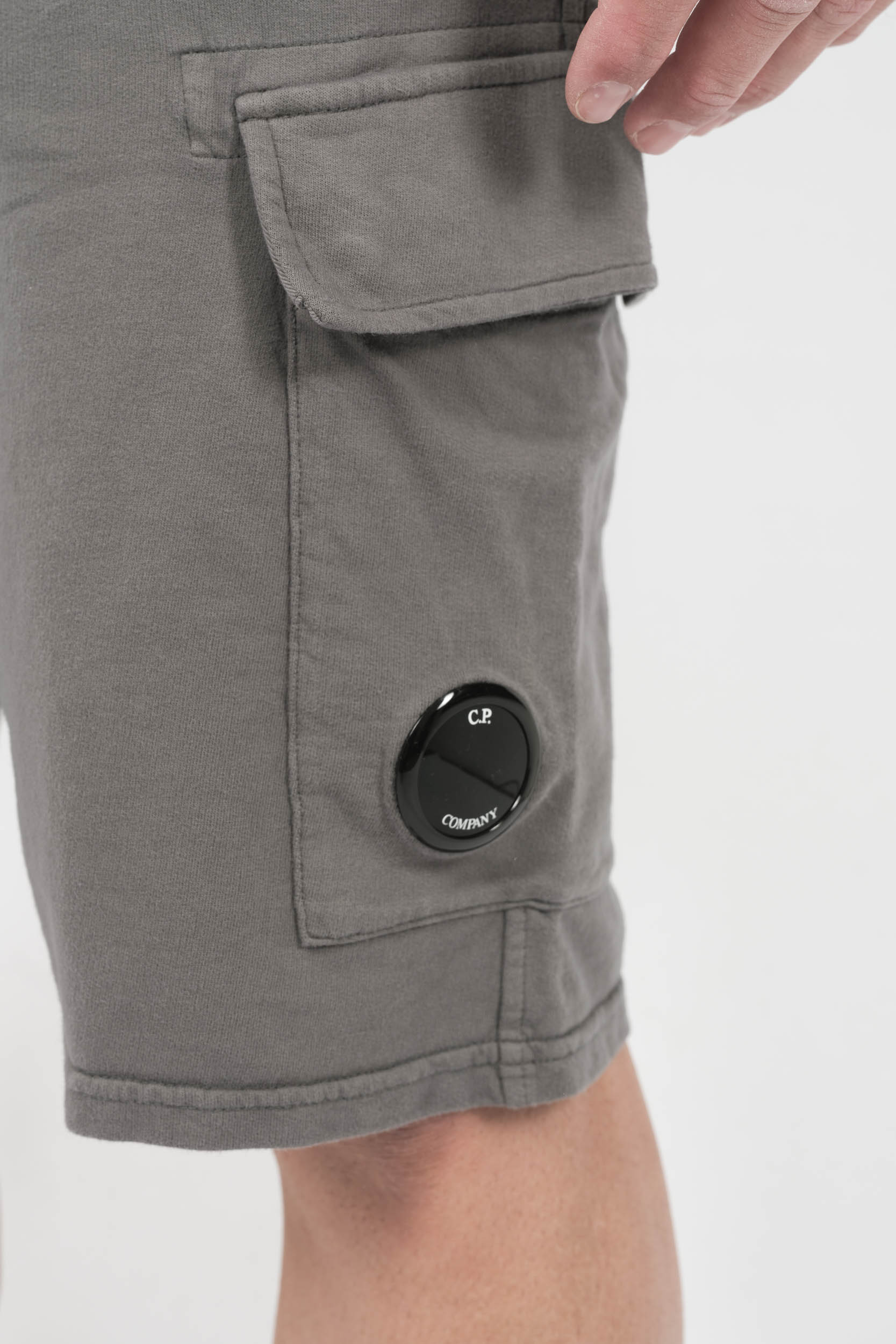  Image du produit SHORT C.P COMPANY COTON GRIS B069A-935 - 6