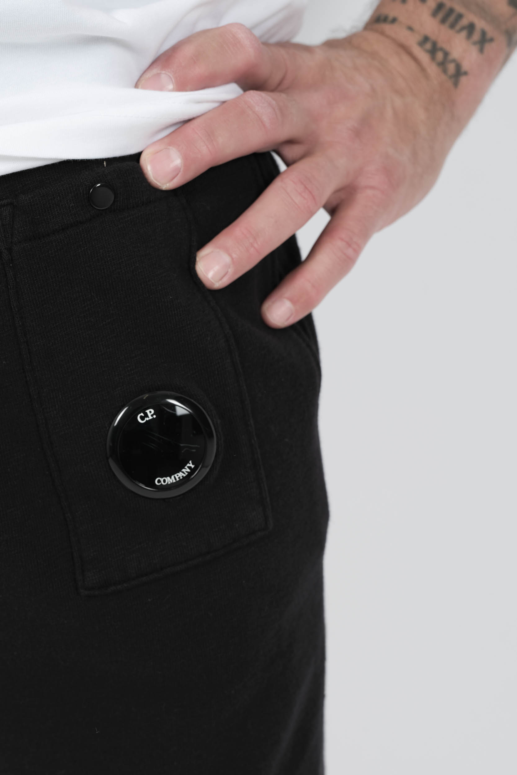  Image du produit SHORT C.P COMPANY EN COTON MARINE B268A-888 - 6