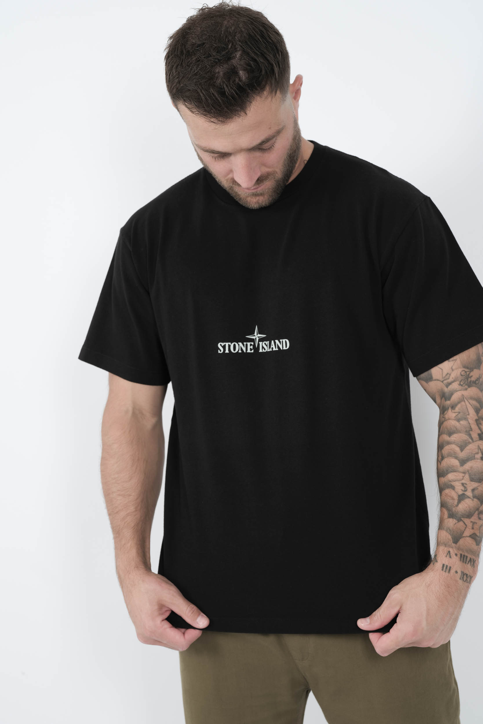  Image du produit TEE-SHIRT STONE ISLAND AVEC IMPRIME NOIR S15212RCS137-V0029 - 2