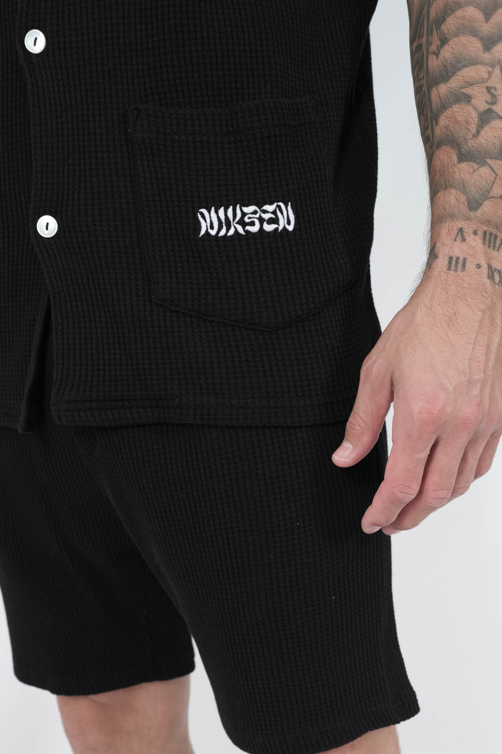  Image du produit CHEMISE NIKBEN A MANCHES COURTES SAFI GAUFRE NOIR 6110 - 6