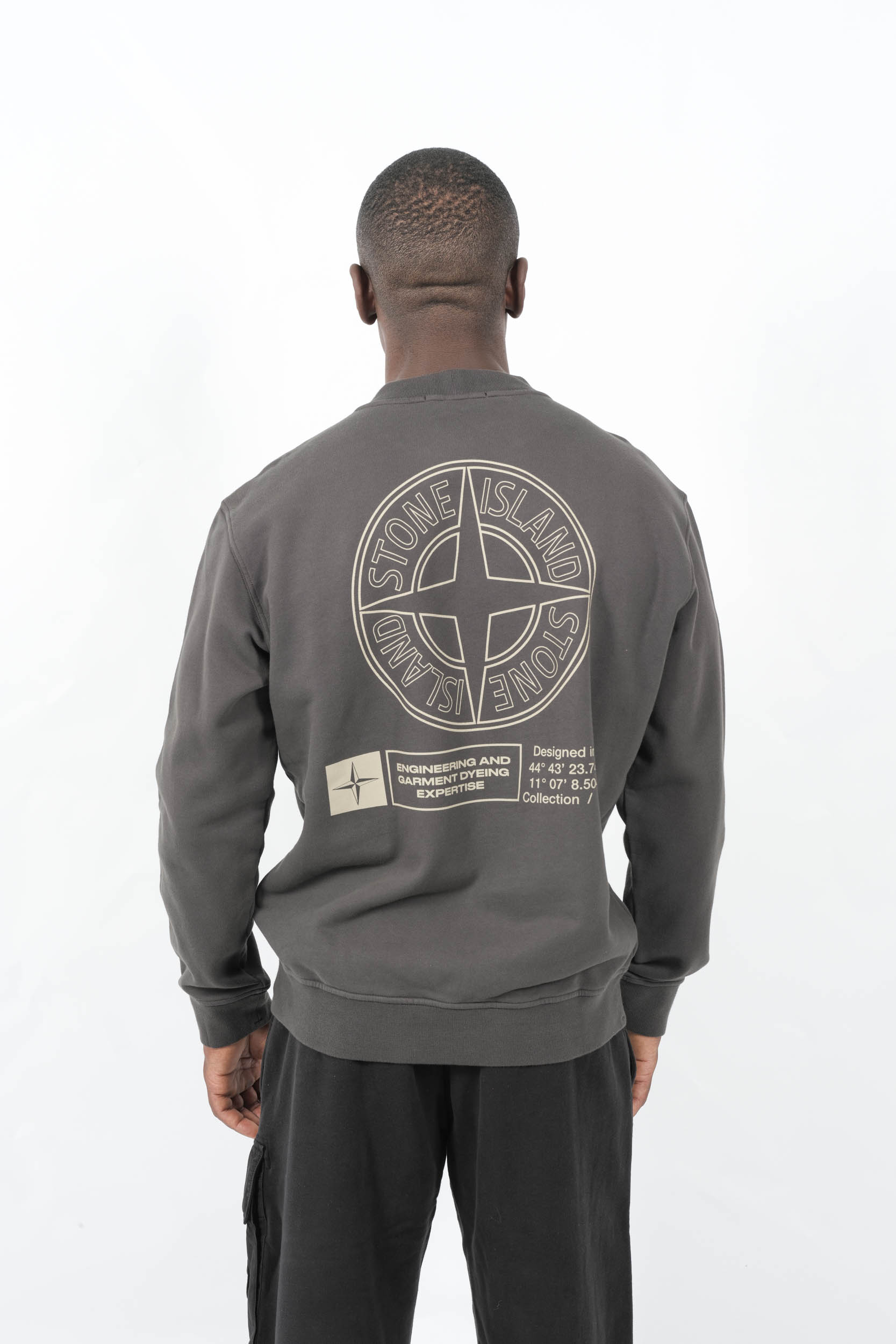  Image du produit SWEAT STONE ISLAND OVERSIZE GRIS PLOMB AVEC IMPRIME DANS LE DOS 6100018-V0062 - 7