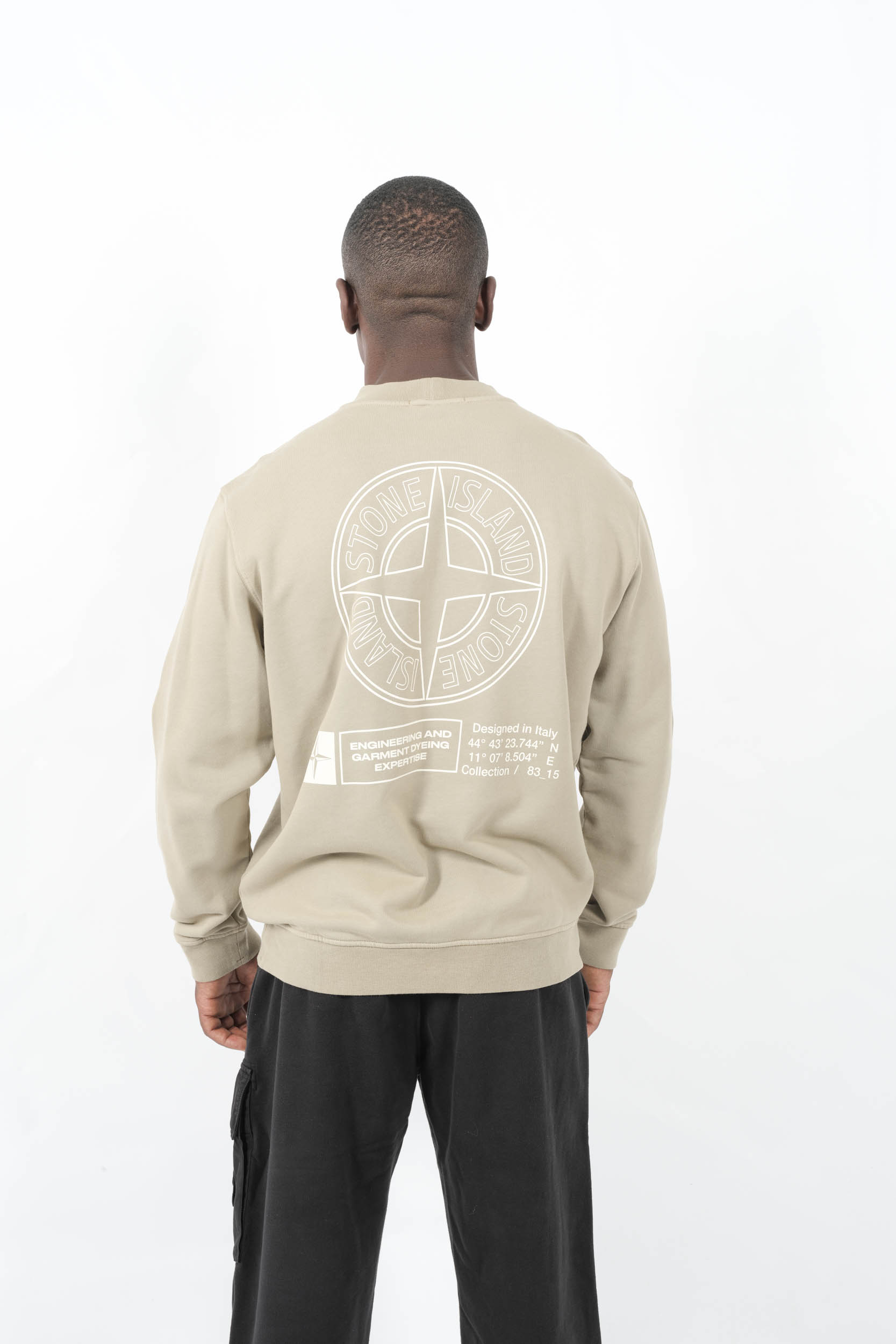 SWEAT STONE ISLAND OVERSIZE BEIGE AVEC IMPRIME DANS LE DOS 6100018-V009A