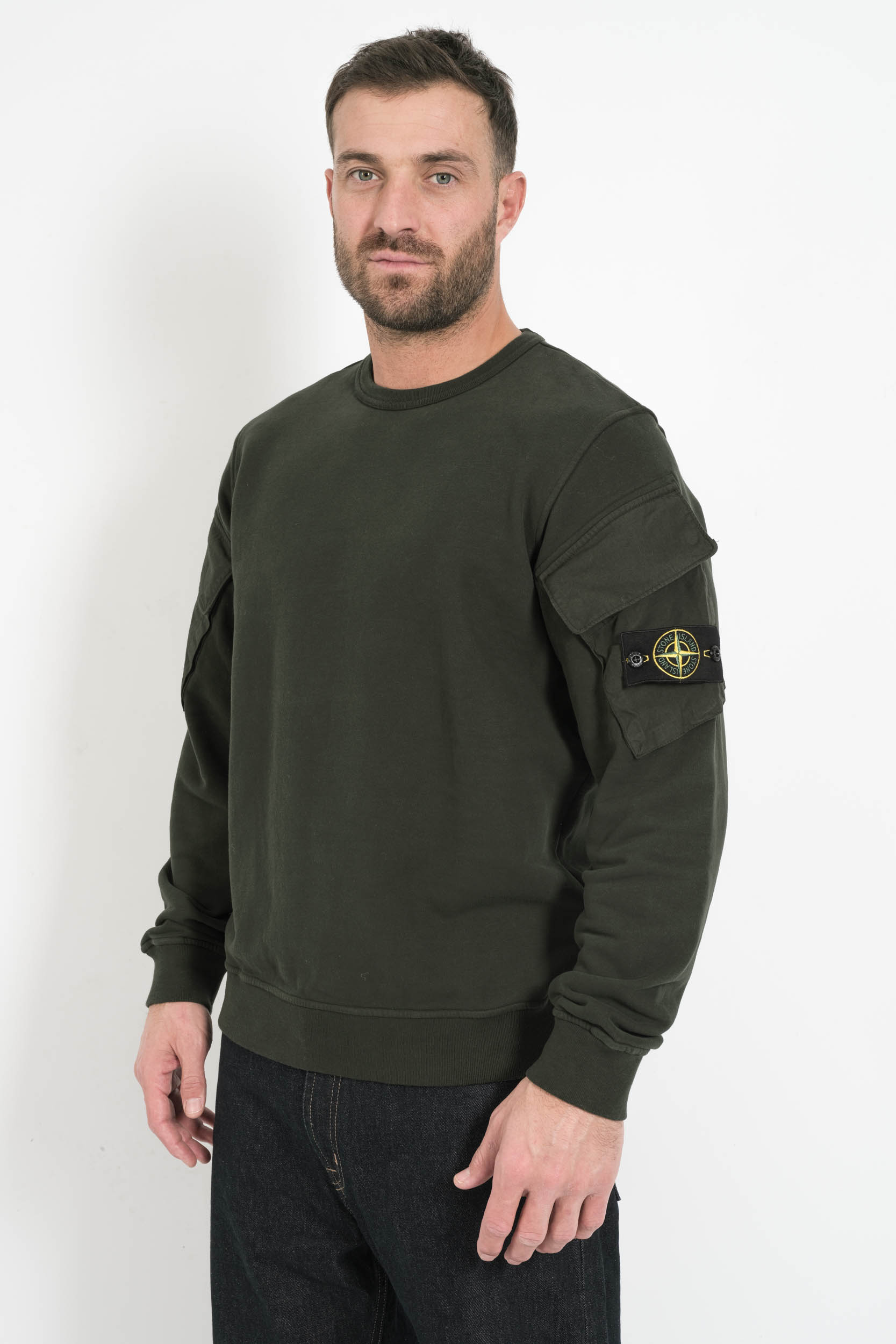 SWEAT STONE ISLAND VERT AVEC POCHES SUR LES MANCHES 6100008-V009A