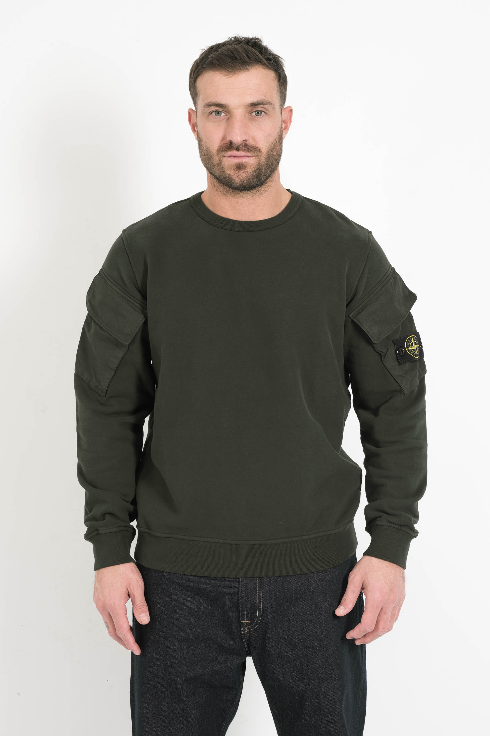 SWEAT STONE ISLAND VERT AVEC POCHES SUR LES MANCHES 6100008-V009A