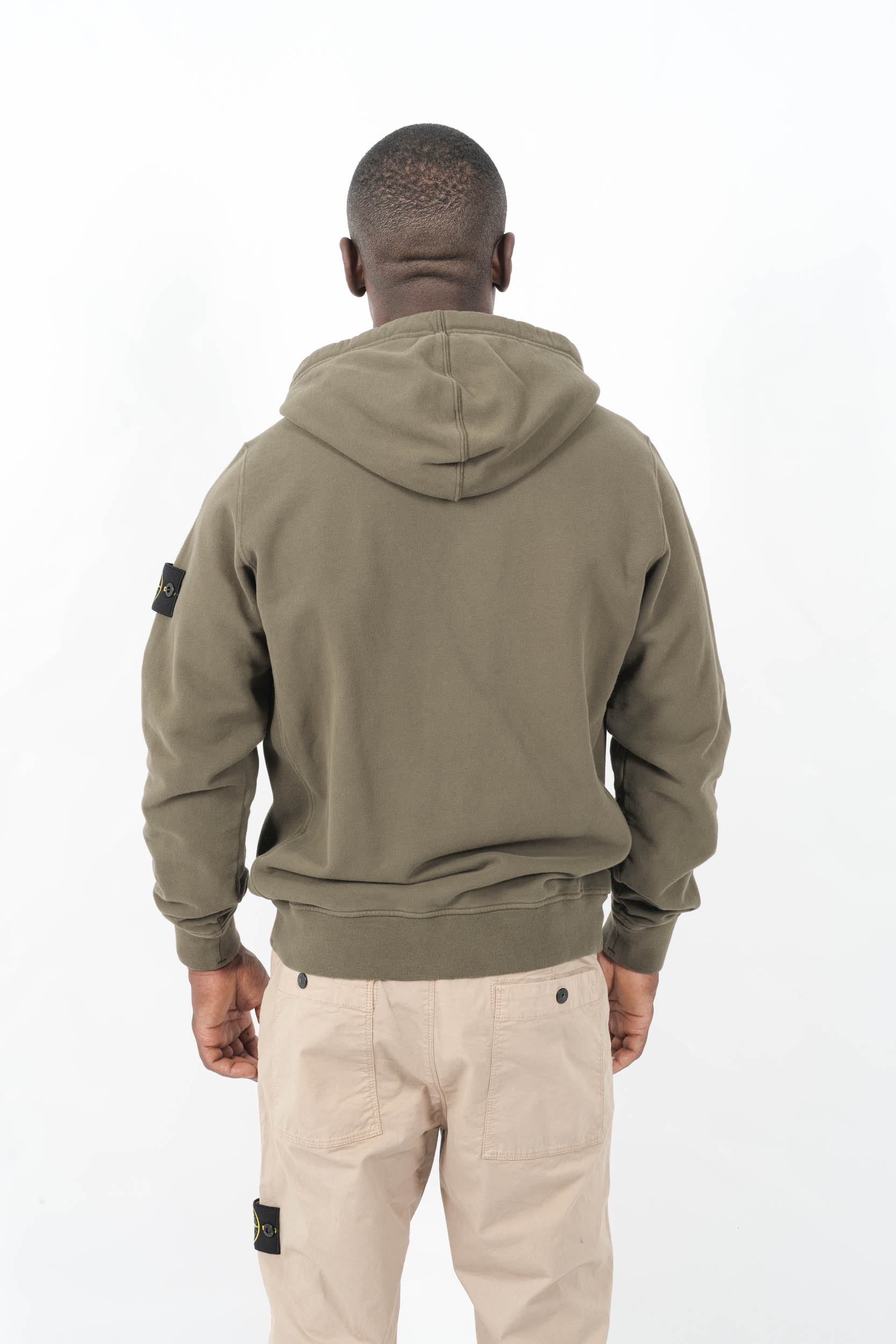 SWEAT STONE ISLAND ZIPPE AVEC CAPUCHE KAKI 6100067-V0054