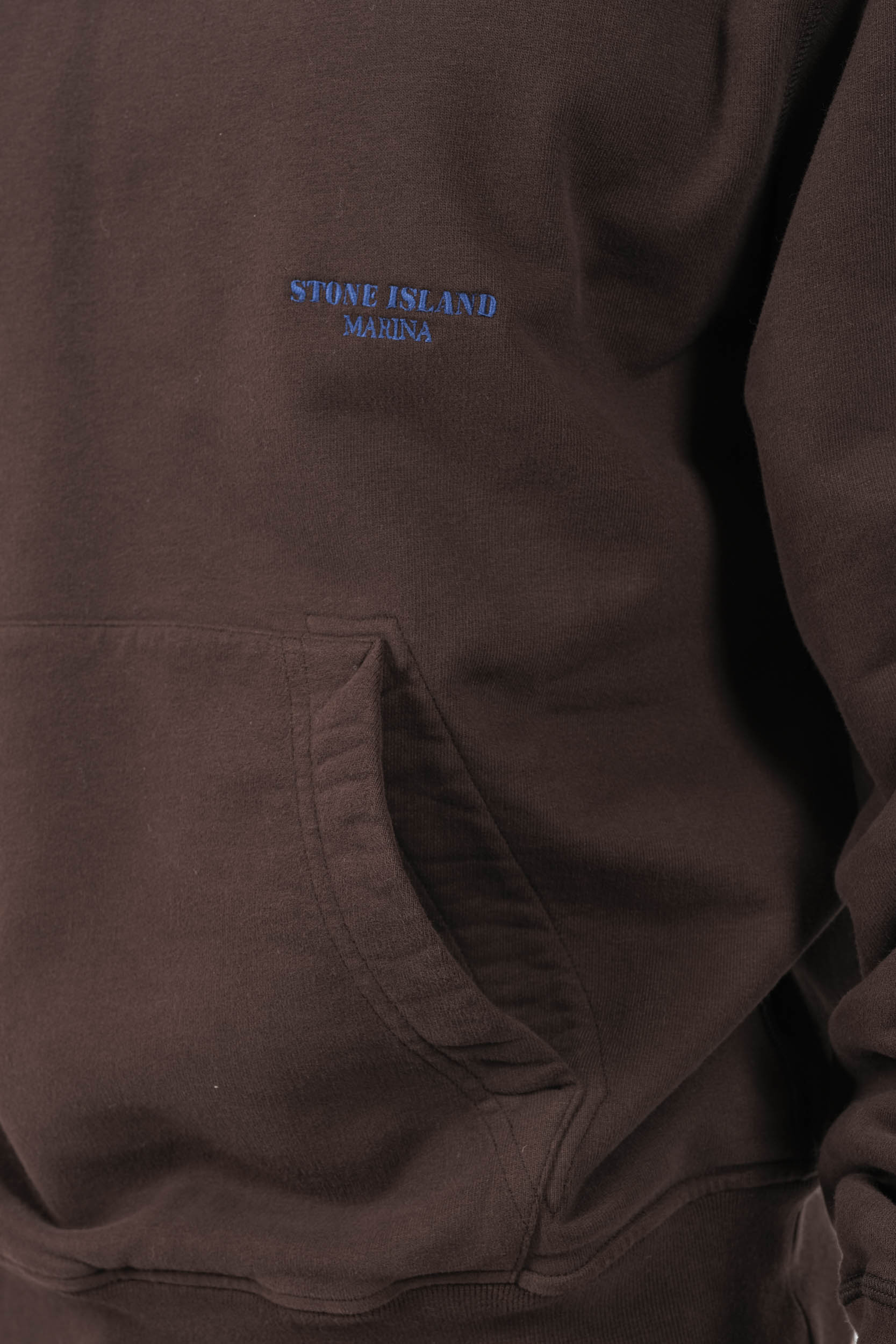 SWEAT A CAPUCHE STONE ISALND MARINA MARRON 6100027-V007B
