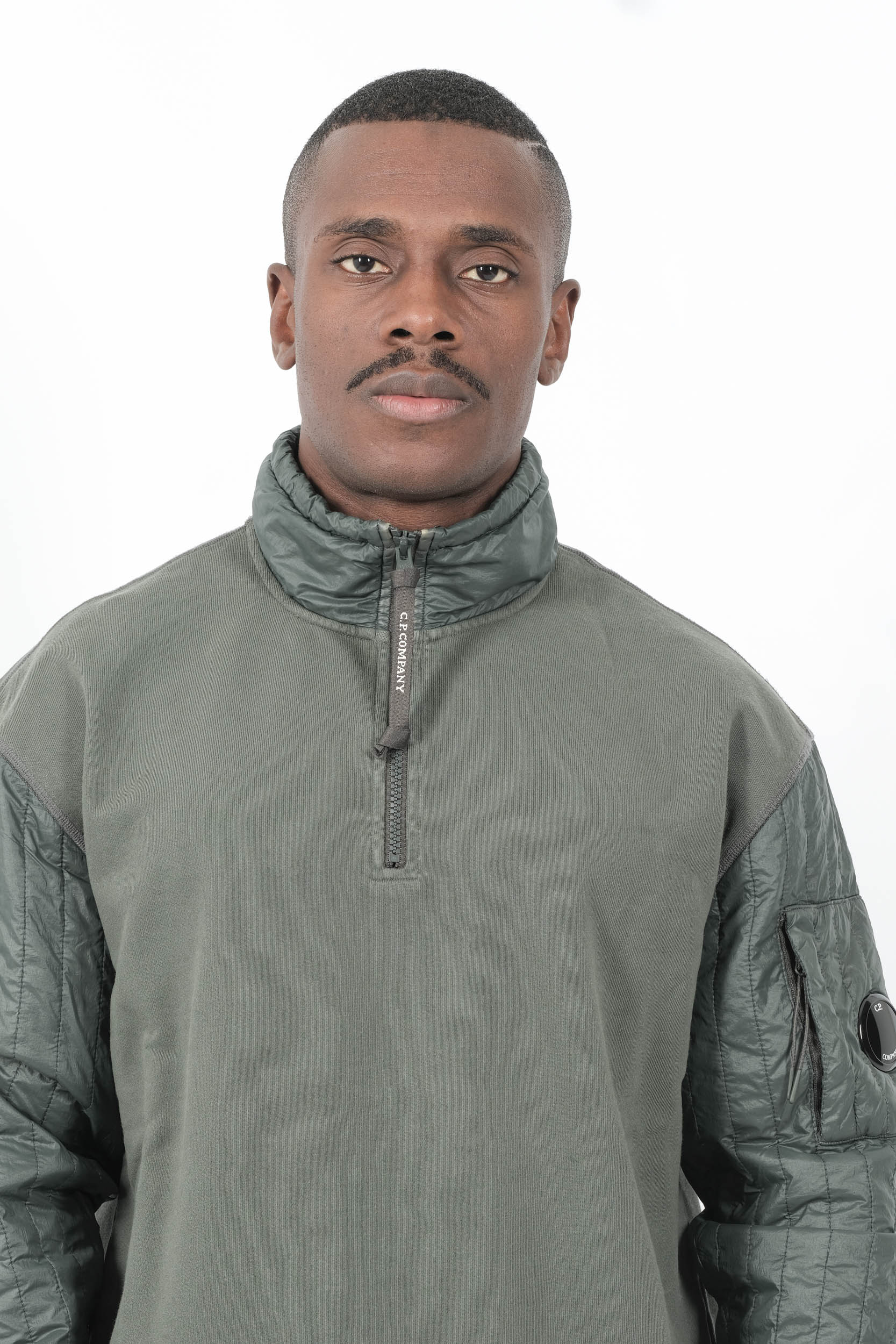 SWEAT COL ZIPPE CP COMPANY GRIS PLOM S052A-978