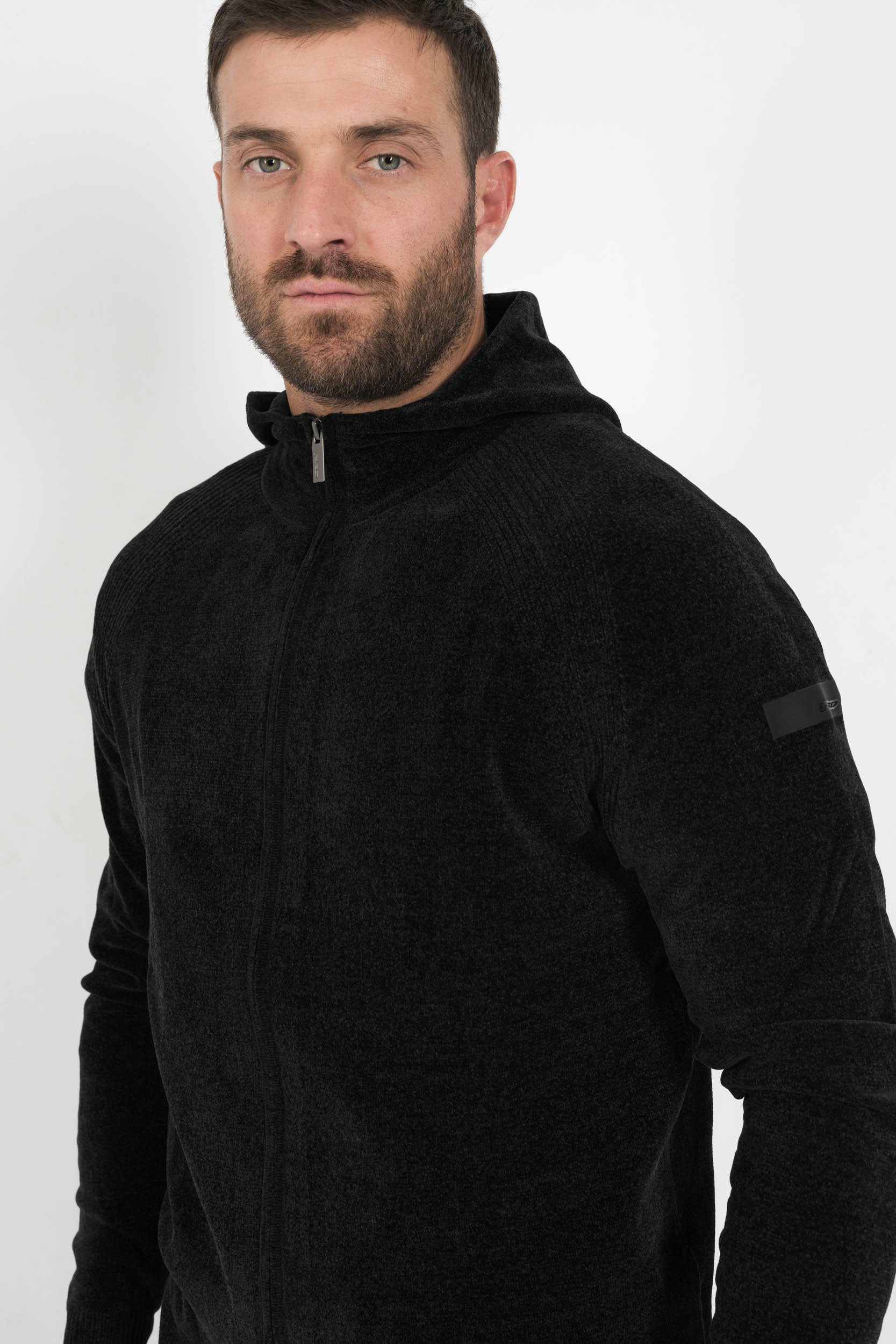 PULL ZIPE RRD A CAPUCHE NOIR W25136-10