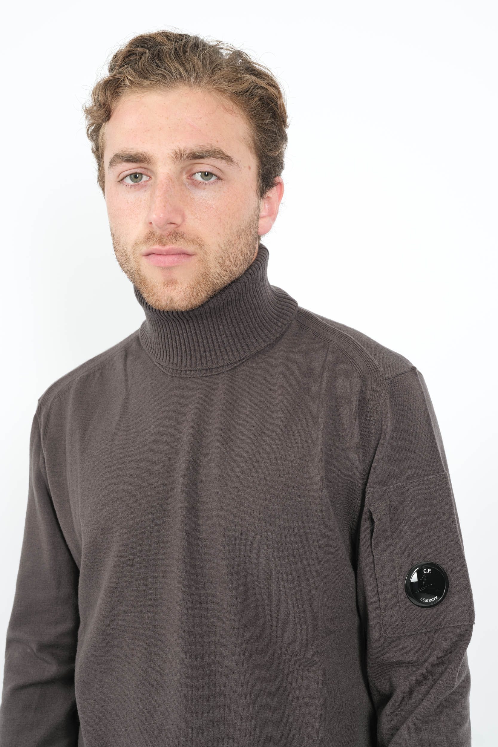  Image du produit PULL CP COMPANY COL ROULE ANTHRACITE N035A-978 - 2