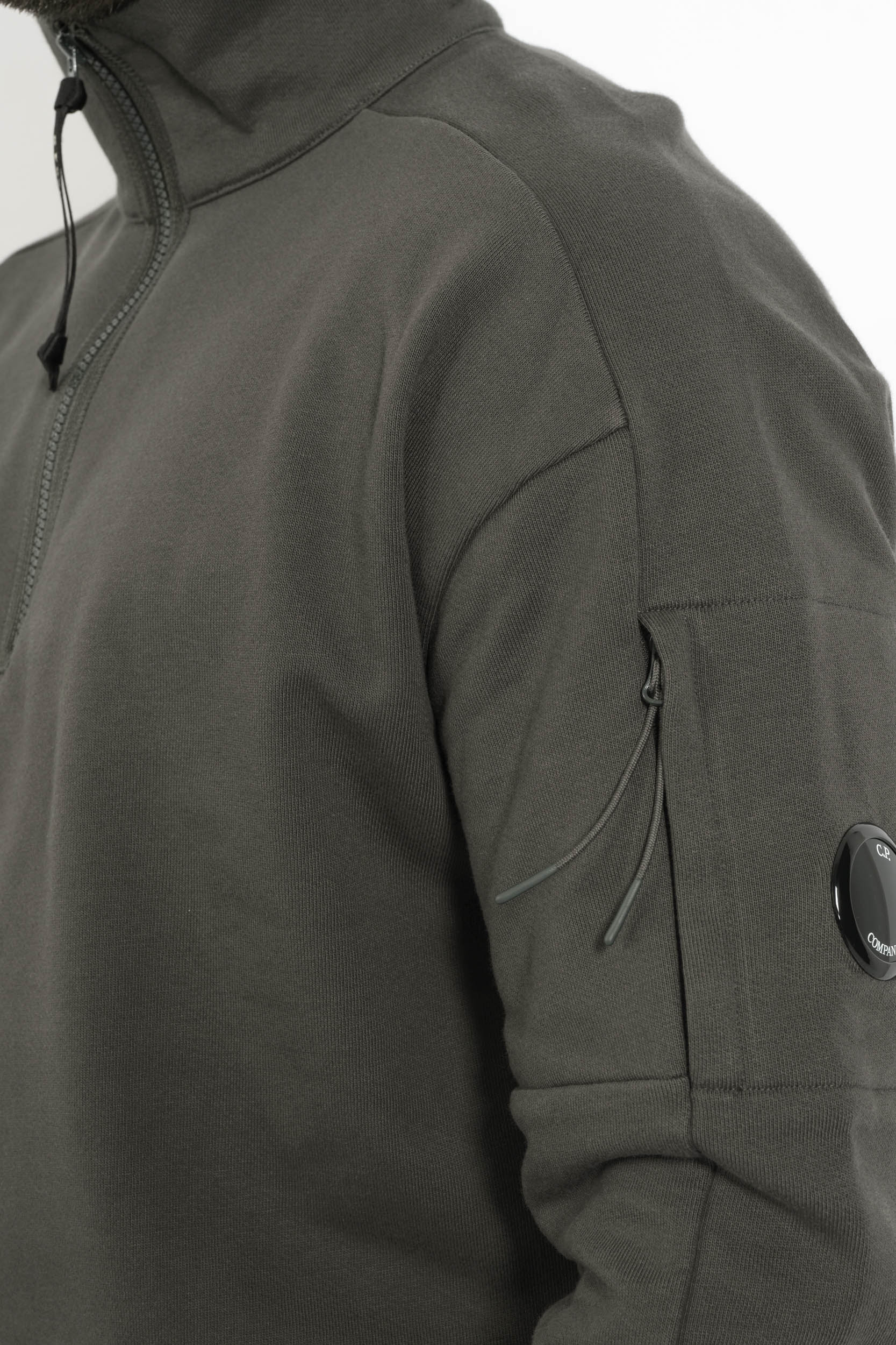  Image du produit SWEAT COL ROND DEMI ZIP CP COMPANY GRIS PLOMB S153A-978 - 3