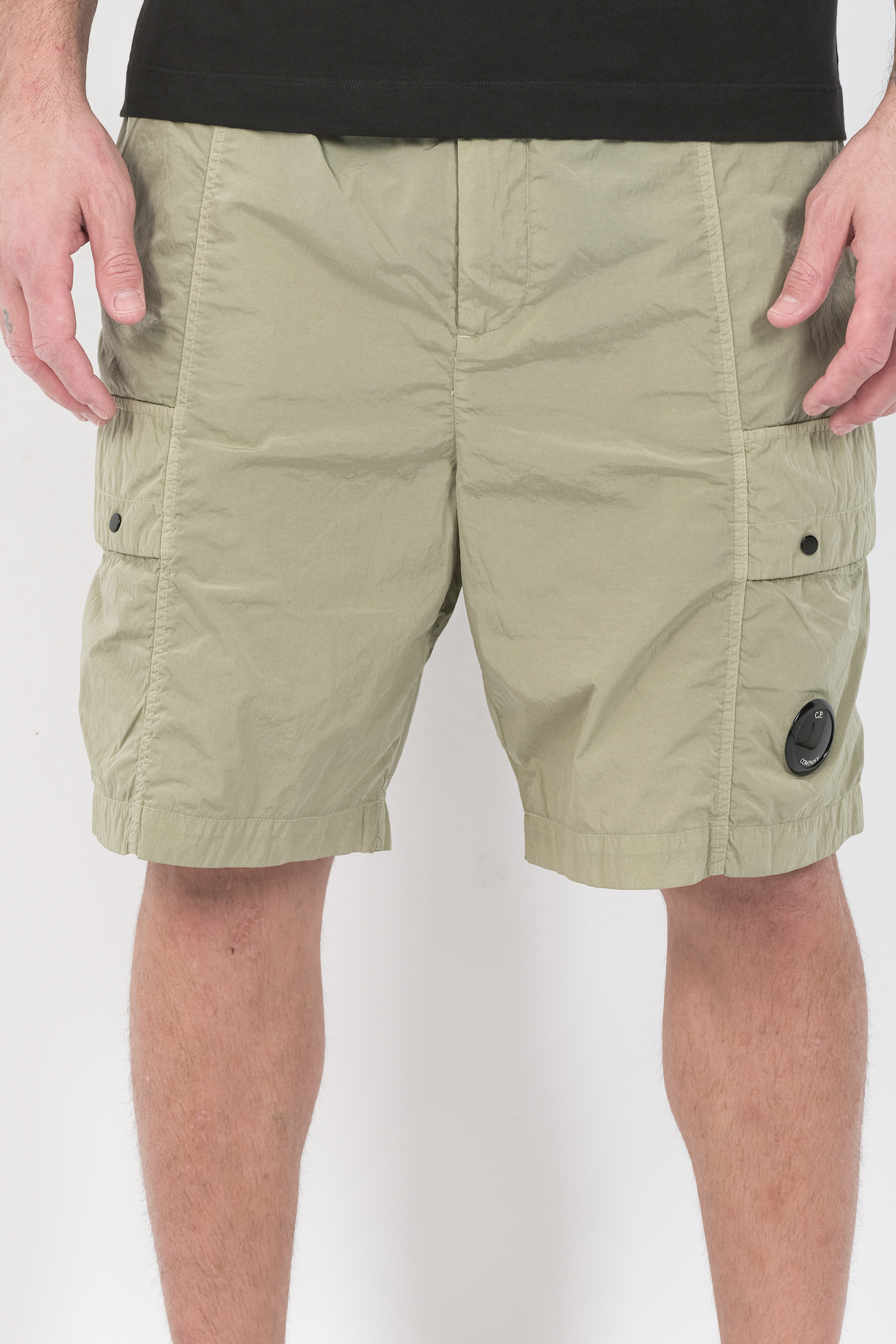 SHORT CP COMPANY EN NYLON METAL VERT AMANDE E031A-610