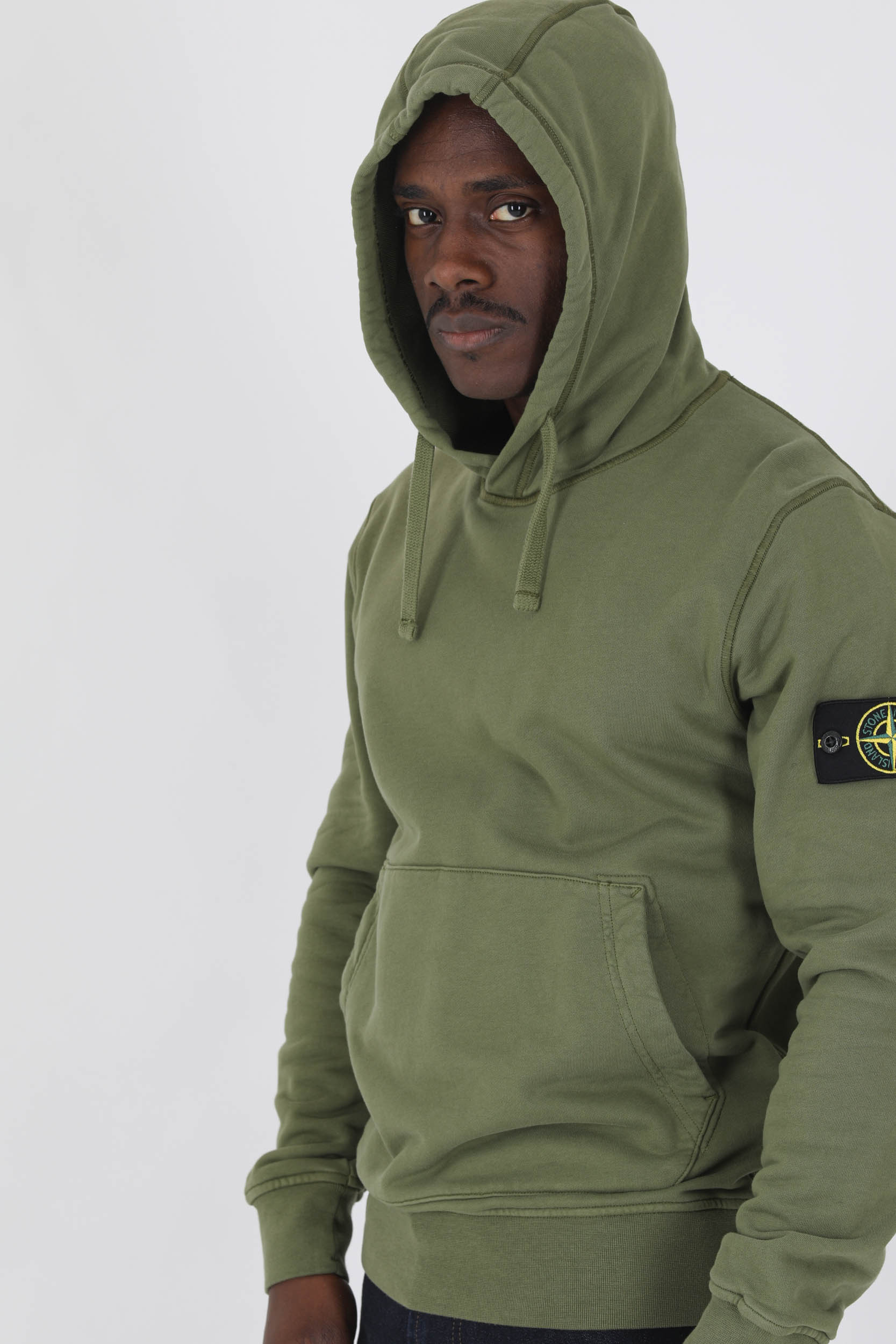 SWEAT A CAPUCHE STONE ISLAND KAKI 761564151 V0058