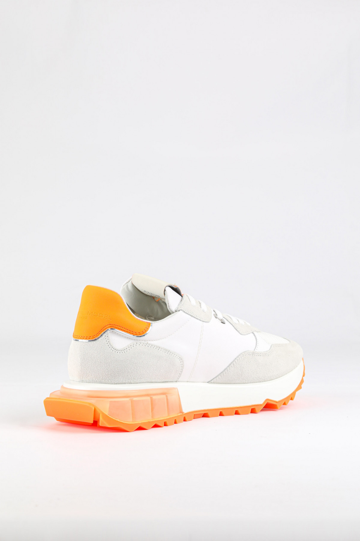 Basket blanche et online orange fluo