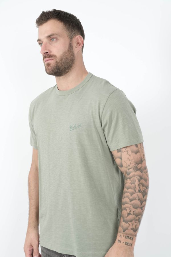 Produit TEE-SHIRT WOOLRICH AVEC LOGO VERT TE01614061-6642