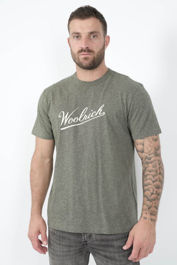 Produit TEE-SHIRT WOOLRICH AVEC IMPRIME VERT E01503957-600
