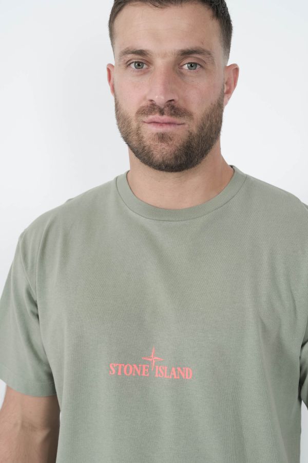 Produit TEE-SHIRT STONE ISLAND AVEC IMPRIME VERT S15212RCS137-V0055