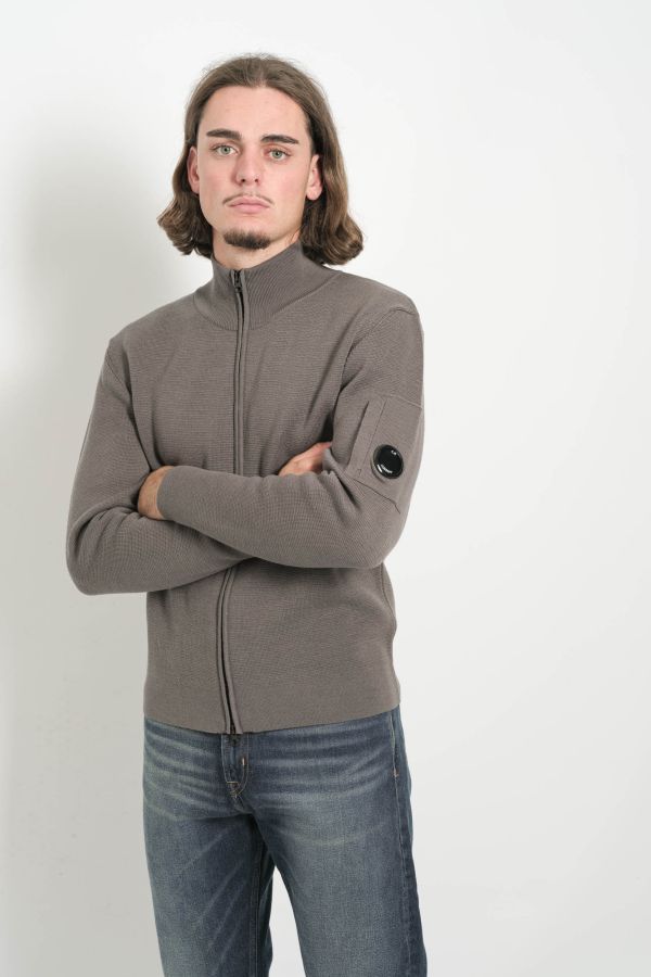 Produit PULL ZIPE CP COMPANY GRIS N202A-921